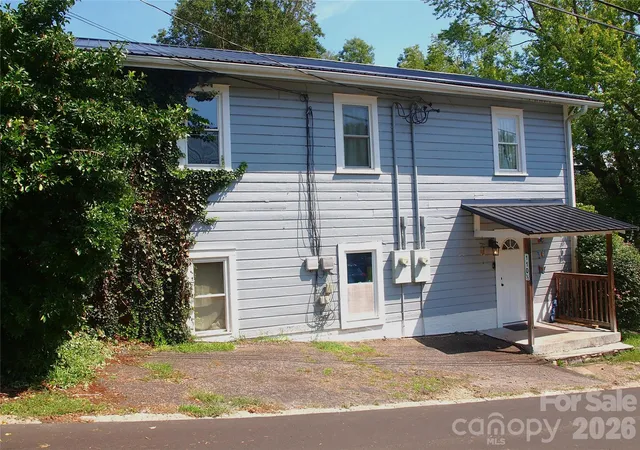 Photo 2 of House for sale at 384 Pisgah Dr, Canton, NC 28716 | MLS# 4417727 | Listing updated on 2026-09-04