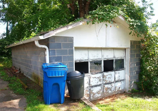 Photo 7 of Multi family home for sale at 384 Pisgah Dr, Canton, NC 28716 | MLS# 4417727 | Listing updated on 2026-09-04