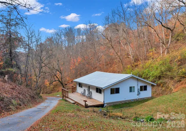 Photo 2 of Single family home for sale at 301 Hardwick Branch Rd, Marshall, NC 28753 | MLS# 4417838 | Listing updated on 2026-09-03