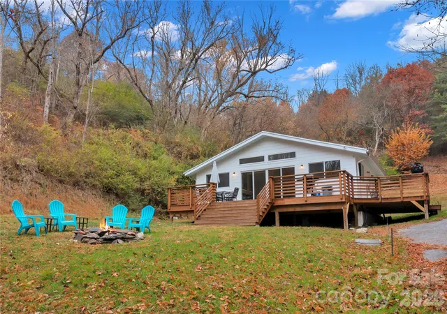 Photo 4 of Single family home for sale at 301 Hardwick Branch Rd, Marshall, NC 28753 | MLS# 4417838 | Listing updated on 2026-09-03