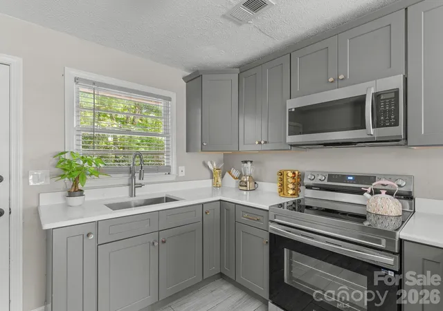 Photo 4 of House for sale at 71 Harvey Osteen Rd, Zirconia, NC 28790 | MLS# 4418072 | Listing updated on 2026-09-02