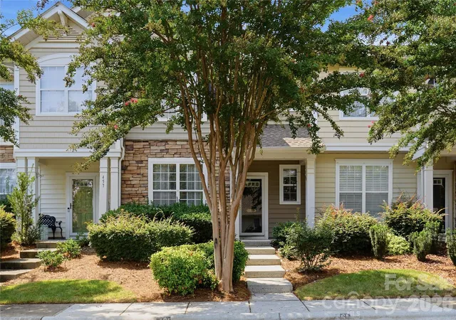 Photo 2 of Townhouse for sale at 461 River Park Rd, Belmont, NC 28012 | MLS# 4418222 | Listing updated on 2026-10-05