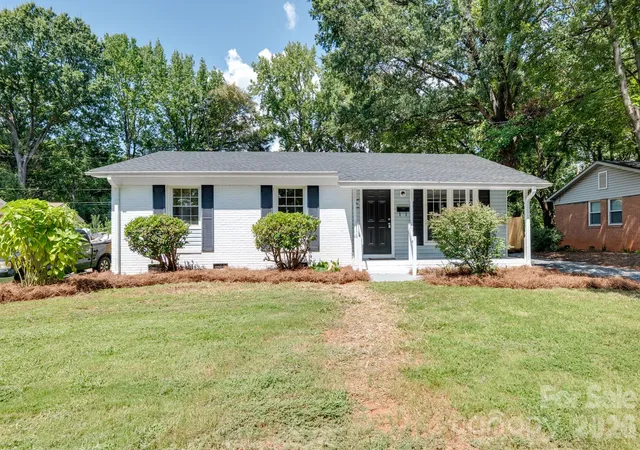 Single family home for sale at 823 Farmcrest Dr, Charlotte, NC 28206 | MLS# 4418243
