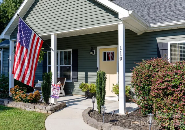 Photo 3 of Single family home for sale at 119 Fairmont St, Clover, SC 29710 | MLS# 4418451 | Listing updated on 2026-09-04