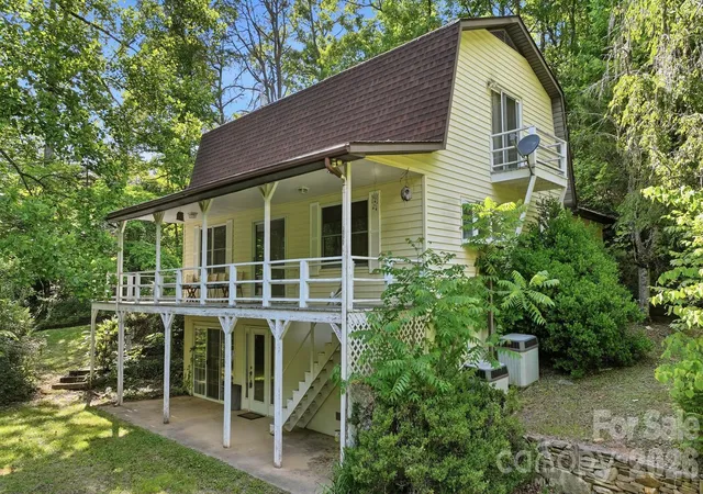 Photo 1 of Single family home for sale at 38 Pee Wee Branch, Sylva, NC 28779 | MLS# 4418580 | Listing updated on 2026-09-02