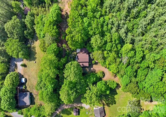 Photo 5 of Single family home for sale at 38 Pee Wee Branch, Sylva, NC 28779 | MLS# 4418580 | Listing updated on 2026-09-02