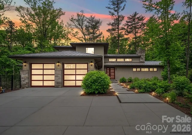 Photo 1 of Single family home for sale at 27 Hawberry Ct, Asheville, NC 28805 | MLS# 4418649 | Listing updated on 2026-09-02