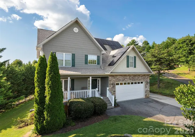 Photo 1 of Single family home for sale at 4 Lancaster Ln, Weaverville, NC 28787 | MLS# 4418663 | Listing updated on 2026-10-04