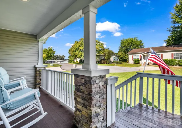 Photo 3 of Single family home for sale at 12 N Frederick Ln, Hendersonville, NC 28792 | MLS# 4418880 | Listing updated on 2026-09-02