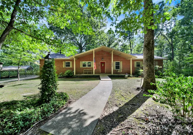 Photo 2 of Single family home for sale at 1950 Daisy Couch Rd, Heath Springs, SC 29058 | MLS# 4418884 | Listing updated on 2026-09-04