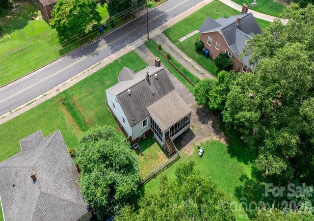 Photo 19 of Single family home for sale at 45 26th Avenue Ne, Hickory, NC 28601 | MLS# 4419021 | Listing updated on 2026-09-04