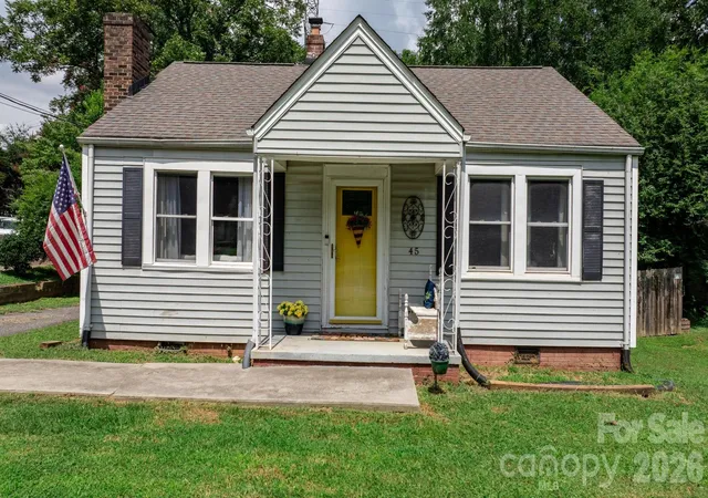 Photo 2 of Single family home for sale at 45 26th Avenue Ne, Hickory, NC 28601 | MLS# 4419021 | Listing updated on 2026-09-04