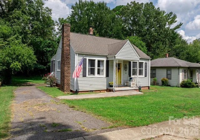Photo 2 of Single family home for sale at 45 26th Avenue NE, Hickory, NC 28601 | MLS# 4419021 | Listing updated on 2026-09-04