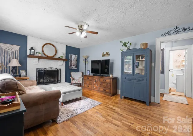 Photo 3 of Single family home for sale at 45 26th Avenue NE, Hickory, NC 28601 | MLS# 4419021 | Listing updated on 2026-09-04