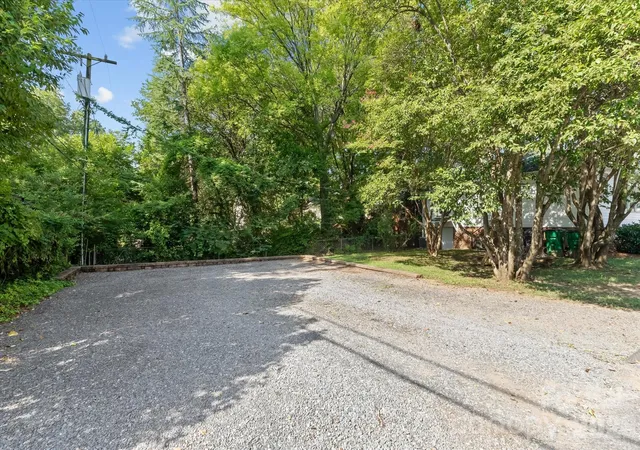 Photo 22 of Multi family home for sale at 2101 Kenilworth Ave, Charlotte, NC 28203 | MLS# 4419030 | Listing updated on 2026-09-03