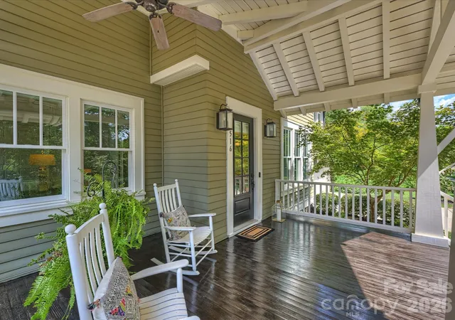Photo 3 of Sale Pending at 516 Hillside Ave, Charlotte, NC 28209 | MLS# 4419084 | Listing updated on 2026-09-07