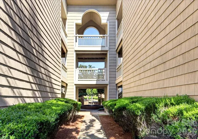 Listing Photo 5 - Condo for sale in building located at 5011 Sharon Rd, Charlotte, NC 28210 - Unit #N