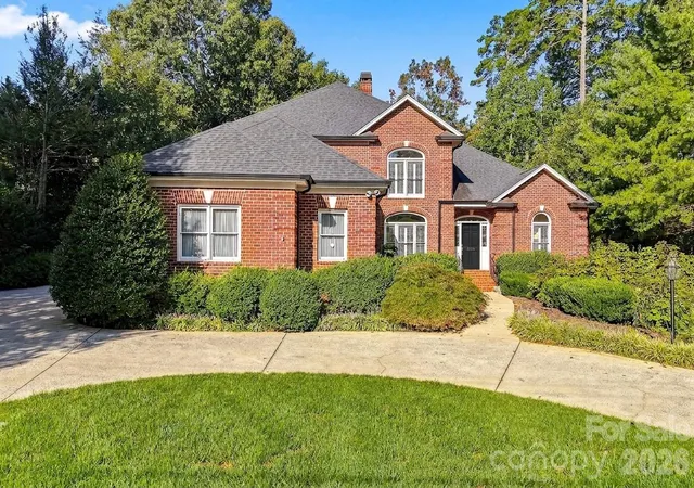 Photo 2 of Single family home for sale at 1515 8th Street NW, Hickory, NC 28601 | MLS# 4419363 | Listing updated on 2026-09-02