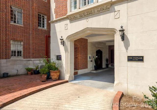 Photo 3 of Condo for sale at 301 W 10th Street #407, Charlotte, NC 28202 | MLS# 4419418 | Listing updated on 2026-10-07