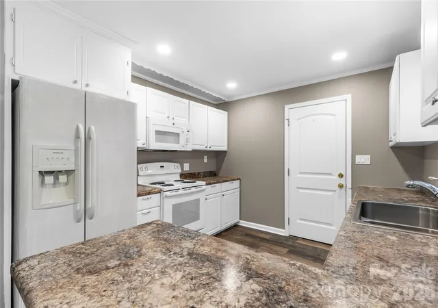 Photo 5 of Single family home for sale at 613 W Doc Garris Rd, Lancaster, SC 29720 | MLS# 4419433 | Listing updated on 2026-09-05