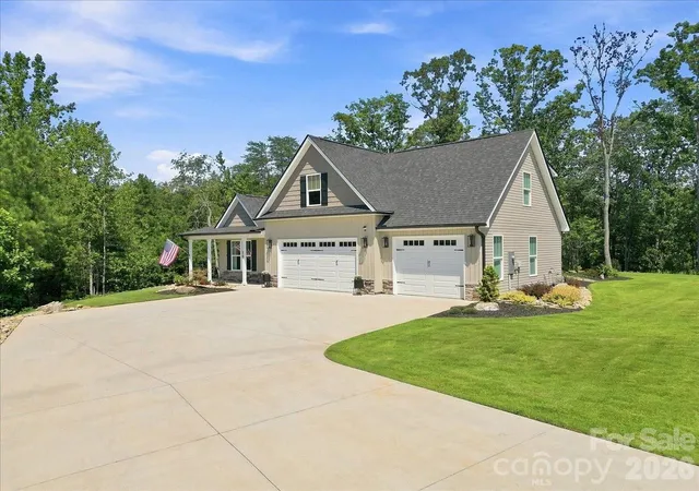 Photo 2 of Single family home for sale at 16 Marion Meadow Ln, Travelers Rest, SC 29690 | MLS# 4419509 | Listing updated on 2026-09-02