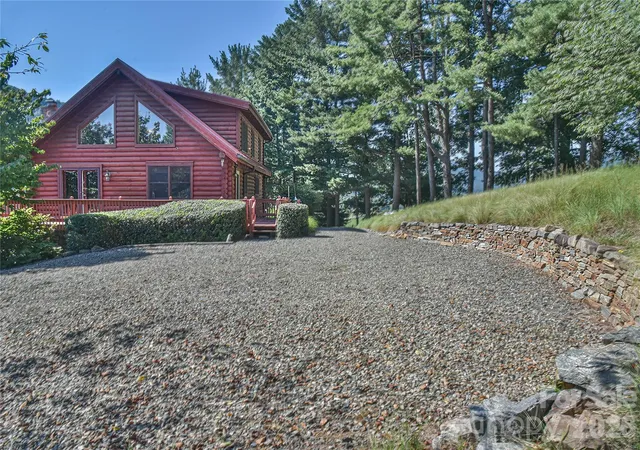 Photo 3 of Single family home for sale at 27 Winn Dr, Leicester, NC 28748 | MLS# 4419621 | Listing updated on 2026-09-05