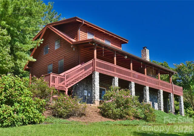 Photo 4 of Single family home for sale at 27 Winn Dr, Leicester, NC 28748 | MLS# 4419621 | Listing updated on 2026-09-05