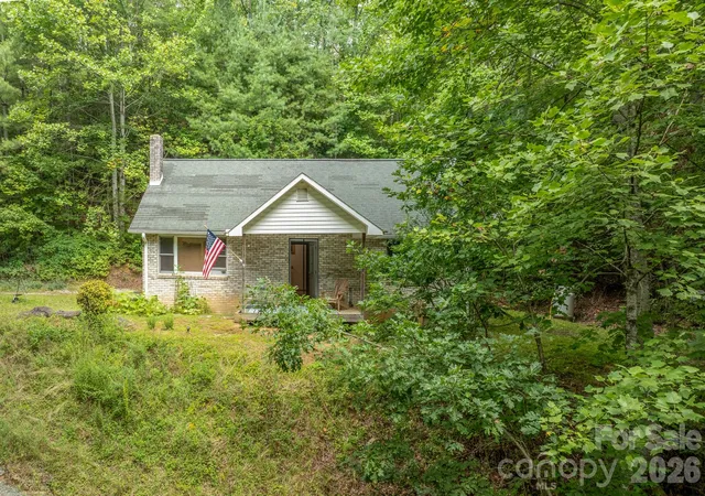 Photo 3 of Single family home for sale at 937 Shoal Crk Rd, Balsam Grove, NC 28708 | MLS# 4419676 | Listing updated on 2026-09-02