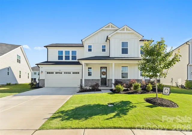 Photo 2 of Single family home for sale at 2621 Crimson Wy, Monroe, NC 28112 | MLS# 4419695 | Listing updated on 2026-09-01