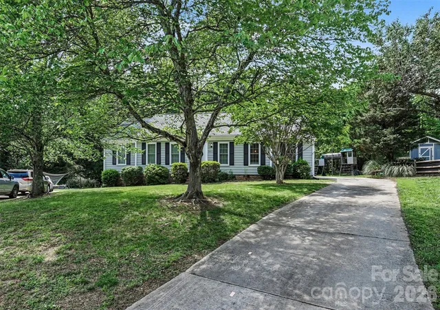 Photo 2 of Single family home for sale at 9803 Cooper Run Ln, Charlotte, NC 28269 | MLS# 4419711 | Listing updated on 2026-09-05