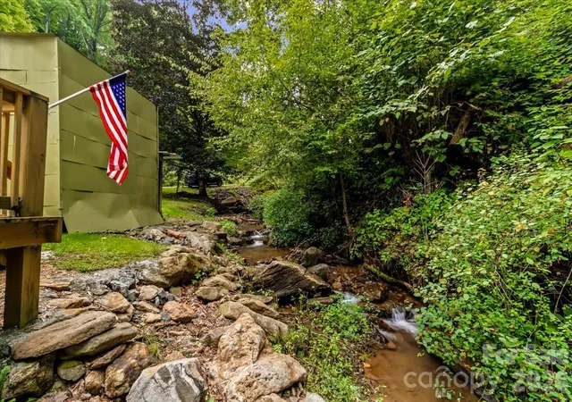 Photo 4 of Single family home for sale at 92 Silas Branch Rd, Burnsville, NC 28714 | MLS# 4419913 | Listing updated on 2026-09-04