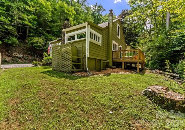 Photo 5 of Single family home for sale at 92 Silas Branch Rd, Burnsville, NC 28714 | MLS# 4419913 | Listing updated on 2026-09-04