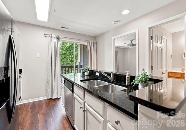 Photo 4 of Condo for sale at 525 Olmsted Park Pl #G, Charlotte, NC 28203 | MLS# 4419927 | Listing updated on 2026-09-30