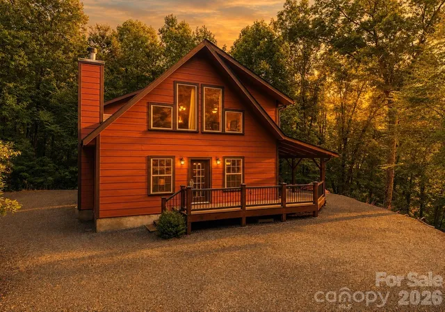 Photo 3 of Single family home for sale at 32 Grand View Ests Dr, Whittier, NC 28789 | MLS# 4419954 | Listing updated on 2026-09-04