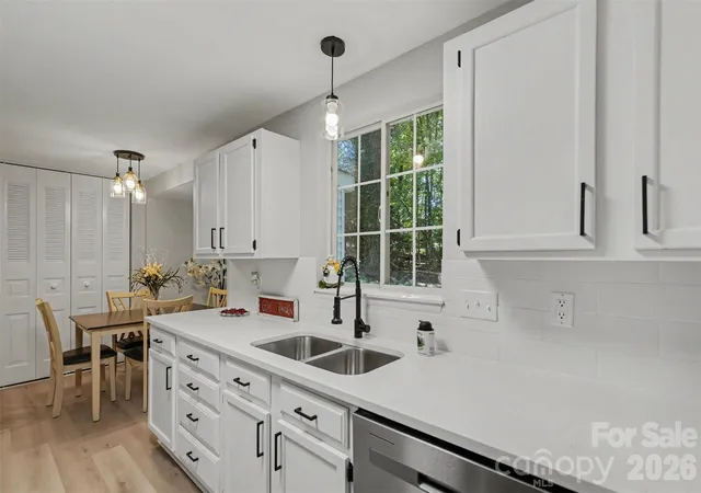Photo 3 of Single family home for sale at 3140 Piney Grv Rd, Charlotte, NC 28212 | MLS# 4419986 | Listing updated on 2026-09-06