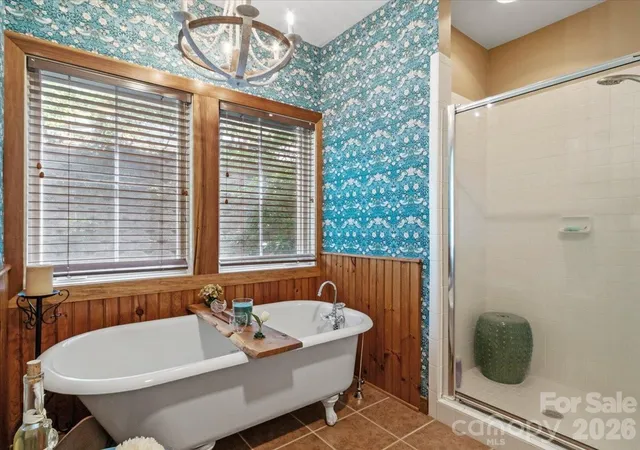 Listing Photo 2 - Condo for sale in building located at 250 Creekside Wy, Burnsville, NC 28714 - Unit #C202