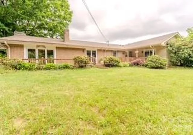 Photo 2 of Single family home for sale at 455 Avery Ln, Newland, NC 28657 | MLS# 4420126 | Listing updated on 2026-09-04