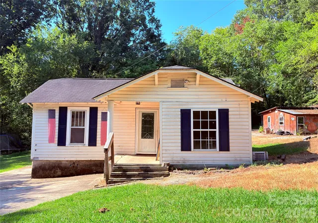 Photo 2 of Single family home for sale at 331 Grant St, Spencer, NC 28159 | MLS# 4420150 | Listing updated on 2026-09-28