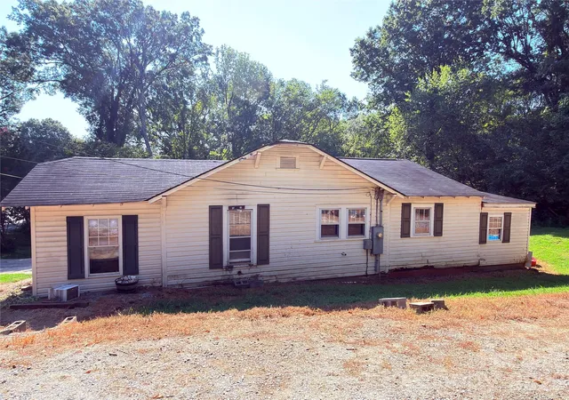 Photo 3 of Single family home for sale at 331 Grant St, Spencer, NC 28159 | MLS# 4420150 | Listing updated on 2026-09-28