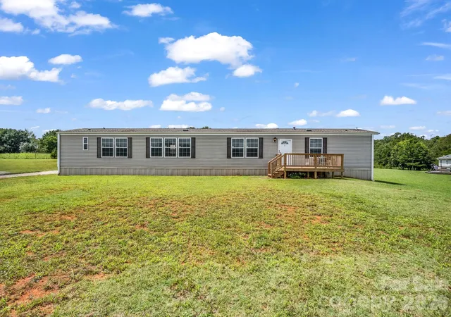 Photo 2 of Single family home for sale at 1760 Beachwood Rd, Mooresboro, NC 28114 | MLS# 4420166 | Listing updated on 2026-09-02