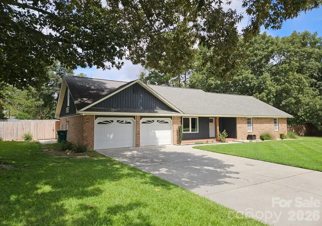 Photo 2 of Single family home for sale at 1035 Waterway Dr, Sumter, SC 29154 | MLS# 4420215 | Listing updated on 2026-09-03