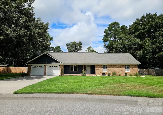 Photo 4 of Single family home for sale at 1035 Waterway Dr, Sumter, SC 29154 | MLS# 4420215 | Listing updated on 2026-09-03