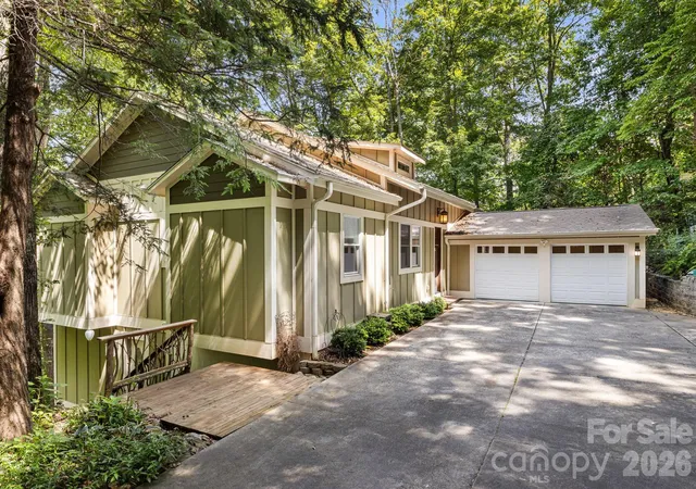 Photo 2 of Single family home for sale at 22 Wild Violet Ln, Arden, NC 28704 | MLS# 4420255 | Listing updated on 2026-09-04