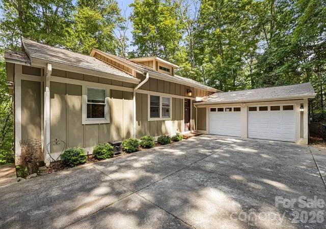 Photo 3 of Single family home for sale at 22 Wild Violet Ln, Arden, NC 28704 | MLS# 4420255 | Listing updated on 2026-09-04