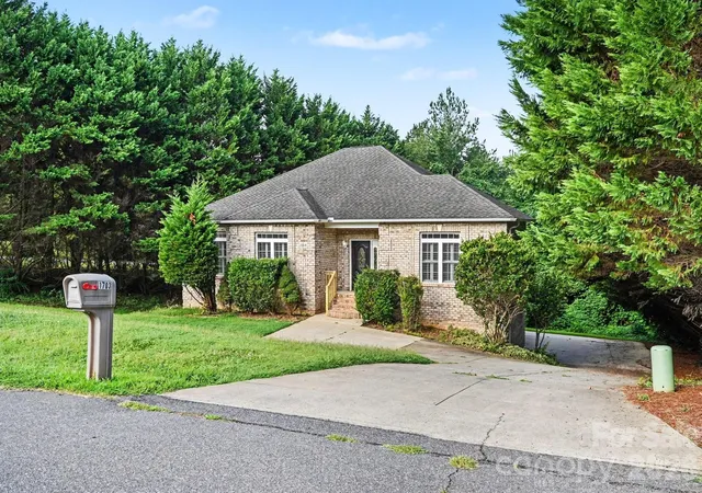 Photo 1 of Single family home for sale at 1703 Running Deer Dr Nw, Conover, NC 28613 | MLS# 4420273 | Listing updated on 2026-09-02