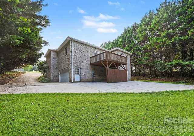 Photo 16 of Single family home for sale at 1703 Running Deer Dr Nw, Conover, NC 28613 | MLS# 4420273 | Listing updated on 2026-09-02