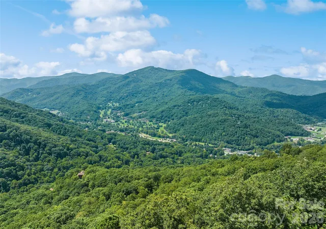 Photo 3 of Single family home for sale at 463 Walela Trl, Maggie Valley, NC 28751 | MLS# 4420283 | Listing updated on 2026-09-02