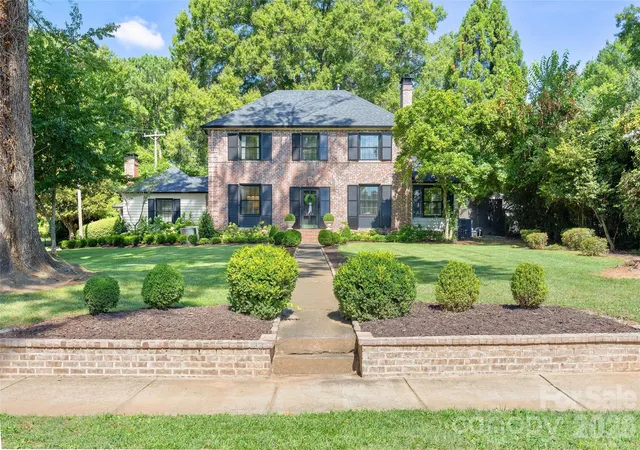 Photo 1 of Sale Pending at 1838 S Wendover Rd, Charlotte, NC 28211 | MLS# 4420286 | Listing updated on 2026-09-05