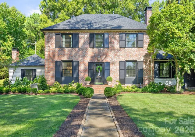 Photo 2 of Sale Pending at 1838 S Wendover Rd, Charlotte, NC 28211 | MLS# 4420286 | Listing updated on 2026-09-05