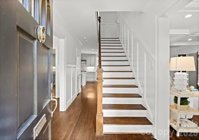 Photo 2 of Sale Pending at 1838 S Wendover Rd, Charlotte, NC 28211 | MLS# 4420286 | Listing updated on 2026-09-05